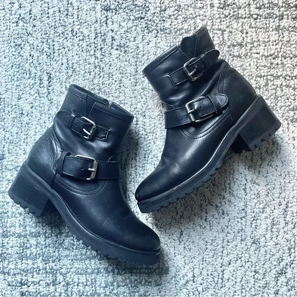 STEVE MADDEN “Gain” Genuine Leather Moto Boots Silver Buckles Lug Sole - Picture 2 of 9